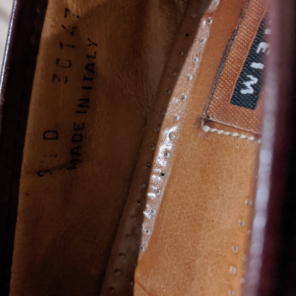 Florsheim burgundy size 9D slip on shoes - Picture 2 of 4